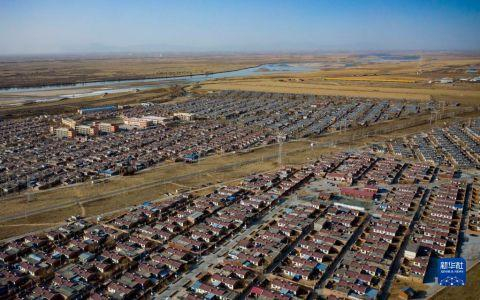 　　这是3月4日拍摄的宁夏银川市月牙湖乡滨河家园四村（无人机照片）。　　新华社记者 杨植森 摄