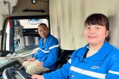 女卡车司机：风餐露宿和丈夫一起跑车，养育三个娃，退休后想环游中国