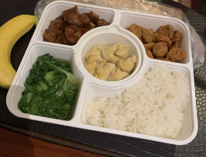 盛盛的隔离餐。