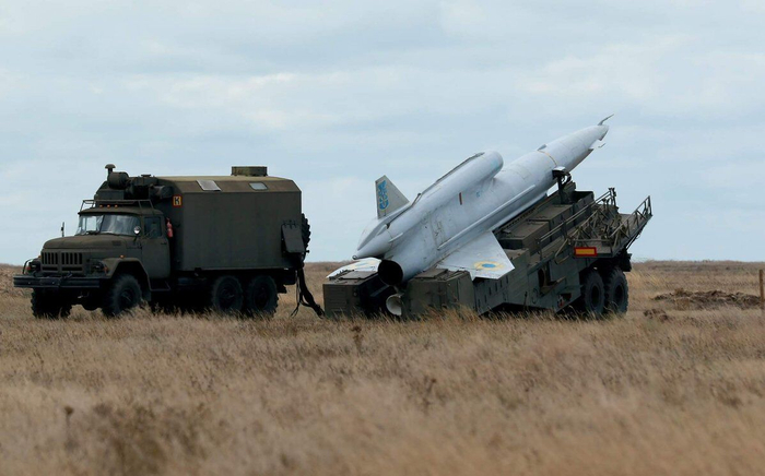 乌克兰空军的图-141在2021年的演习中 图源：乌克兰空军