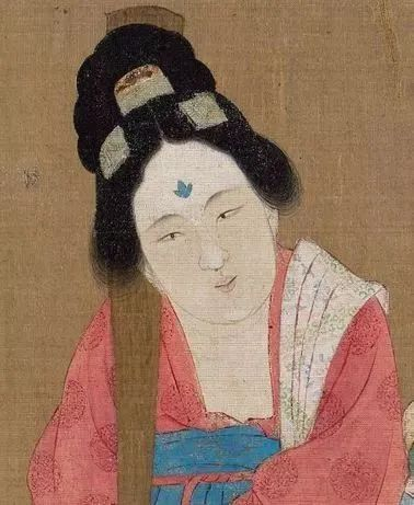 “白到发光”的唐女