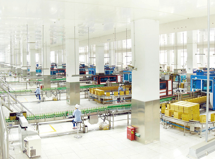 牛栏山酒厂包装车间内景