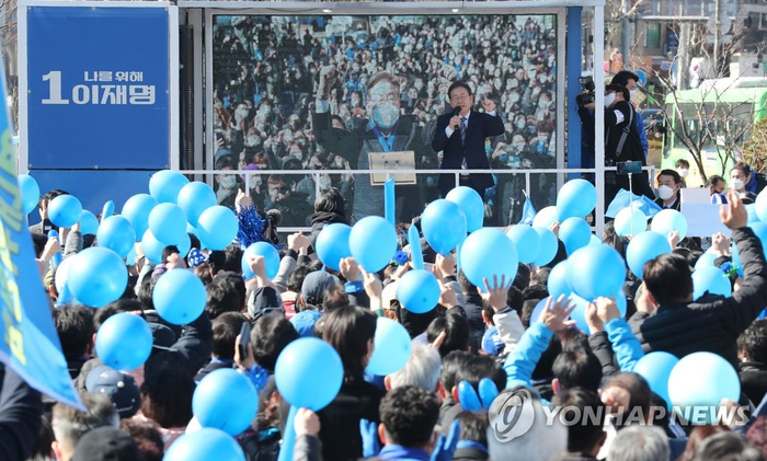 韩国共同民主党的总统候选人李在明在首尔的竞选活动 &nbsp;图源：韩联社