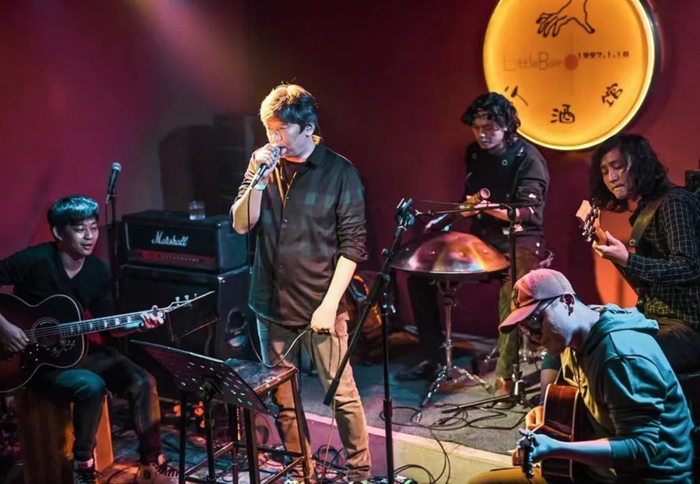 ◼︎老狼在成都小酒馆 受访者供图