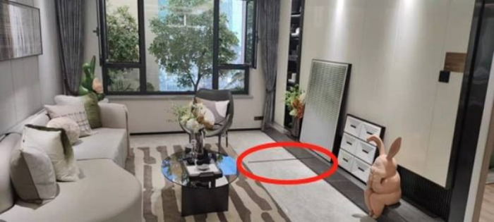 某新盘将黑线外定为不上房本的赠送面积。 邢祺欣 摄