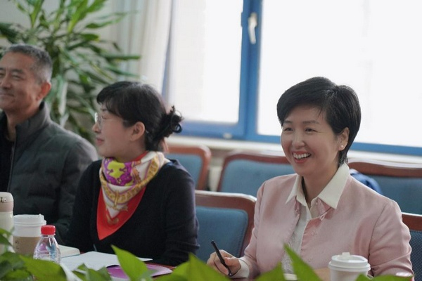 　　荣基金副秘书长彭季