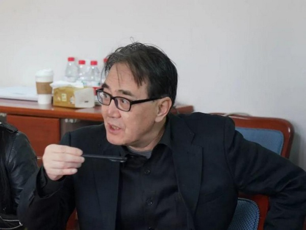 　　清华大学医学社会学研究中心主任景军教授