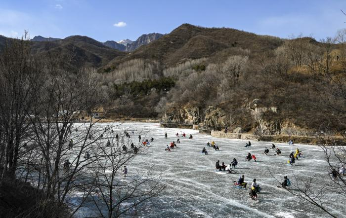 《深山冰场》 王昌和 摄