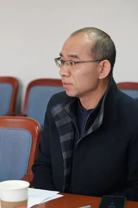 　　北京科技大学社会学系主任、教授郇建立