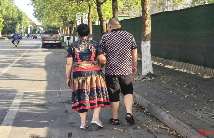 ↑杨某林和母亲