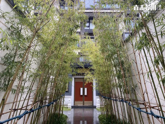 　　而从朋友圈海报来看，是由国企华发发布，也就是说，现在姑苏院子由华发接手！