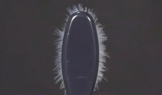 像这样就该换牙刷啦l《日本人の3割しか知らないこと》截图