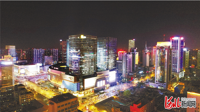 万象城城市综合体。 桥西区委宣传部供图