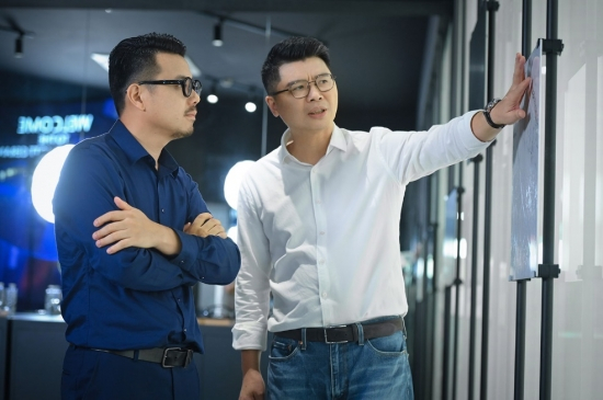 张银锋与肖特赛兰®中国市场总监邓正凯共同探讨材料趋势