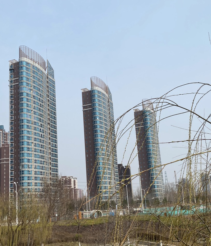 据陈亮介绍，运河湾小区二手房均价在6万元/平方米左右，近期已经成交了多套房。