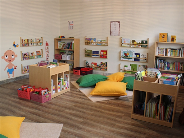 　　“和我一起读”建设的图书馆