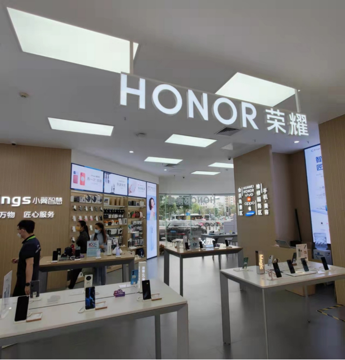 深圳市南山区某手机零售店。本报记者张兴旺/摄