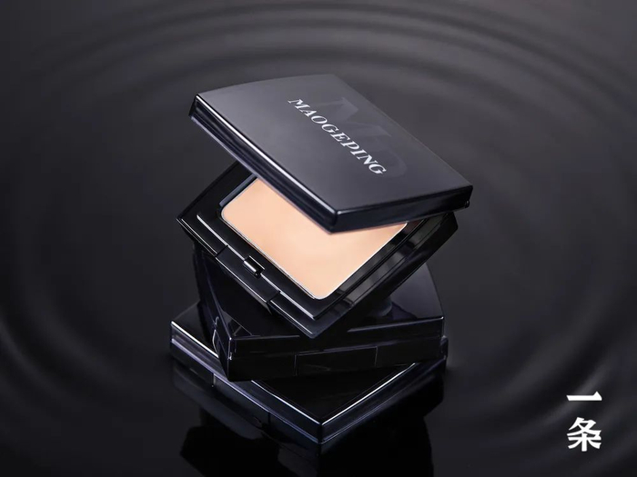 毛戈平 光感滋润无痕粉膏（4.5g）