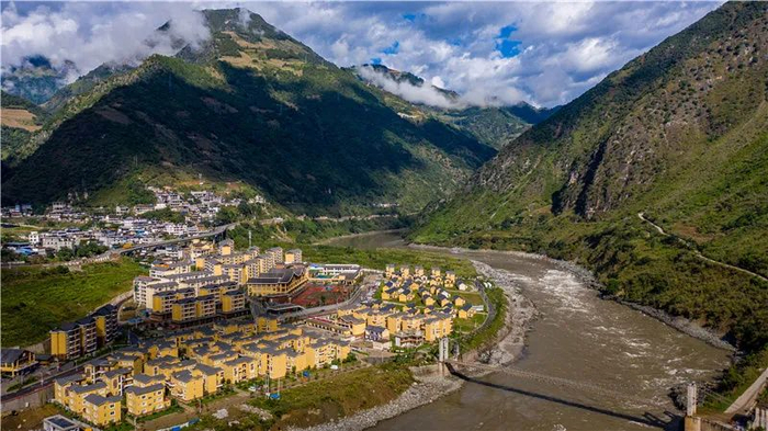 泸水市大兴地镇维拉坝珠海社区一景 胡超 摄