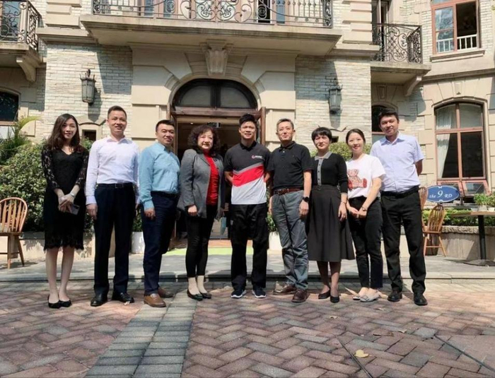 　　苏炳添在中旅九龙湖公主酒店拍摄宣传片