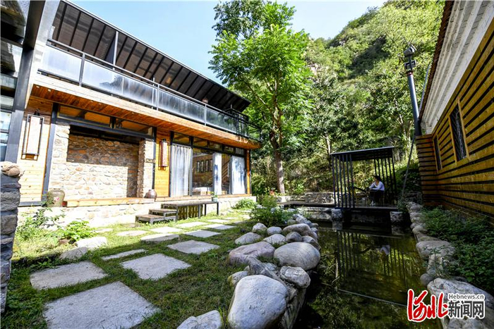 兴隆县青松岭镇董家店村一家民宿外景。河北日报通讯员王立群摄