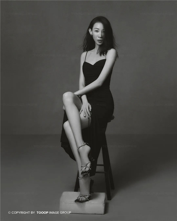 　　绝对人气2022【她光芒】嘉宾:孙艺娜