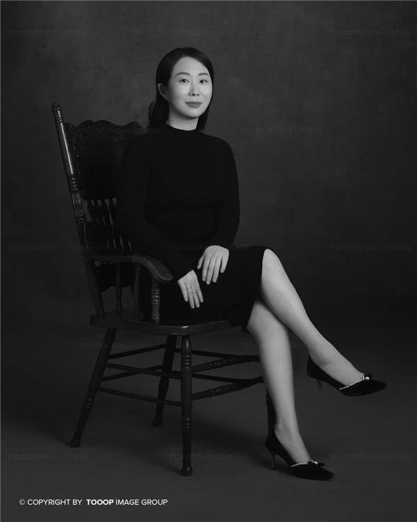 　　绝对人气2022【她光芒】嘉宾:荆海燕