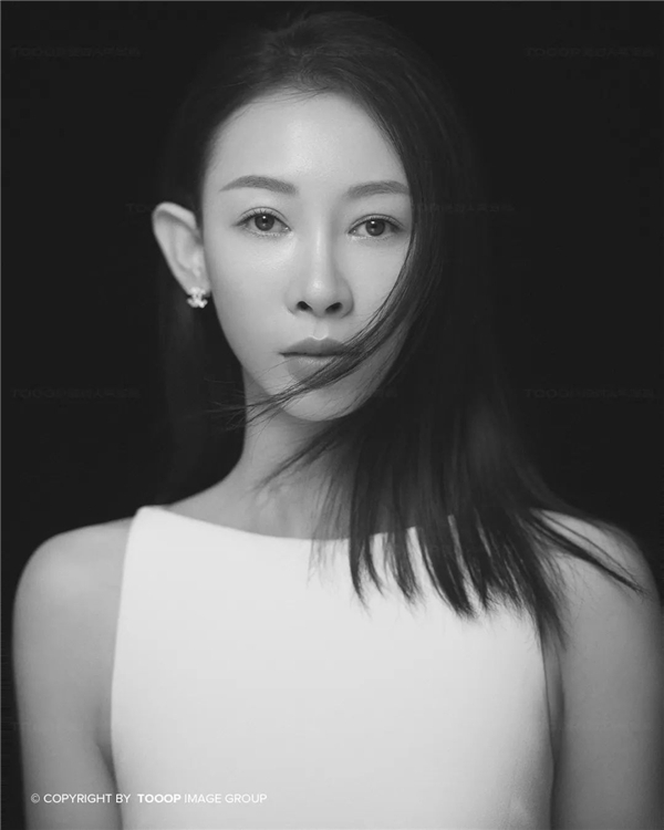 　　绝对人气2022【她光芒】嘉宾:孙艺娜