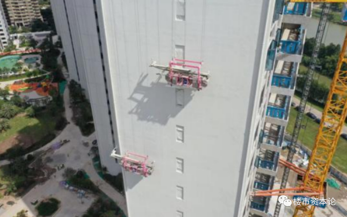 工作中的碧桂园机器人