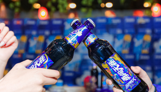 　　图片来源：微博@雪花啤酒勇闯天涯