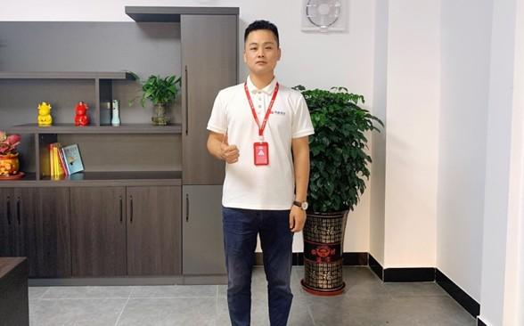 　　易鑫金融深圳分公司金融顾问朱军