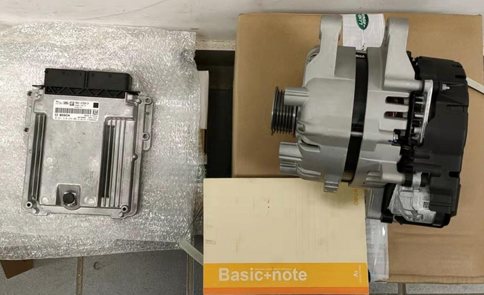 （用户于经销商处更换下来的ECU和BSG电机 图片来自车主）