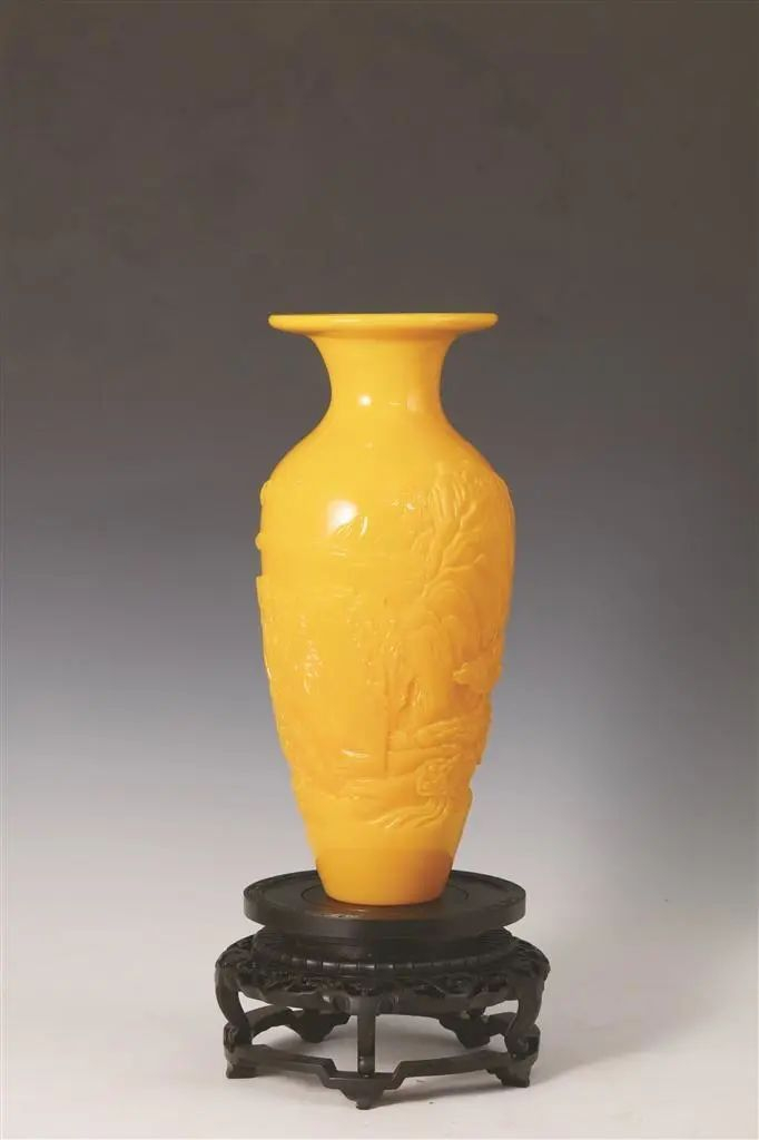 鸡油黄《国泰民安》刻瓶