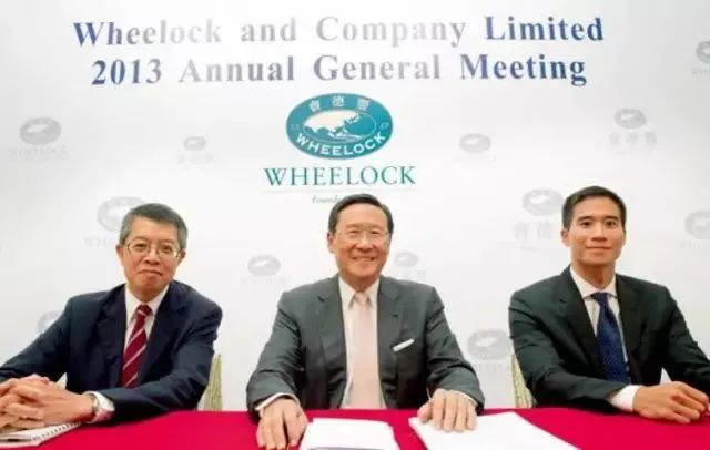 吴光正宣布退任会德丰集团主席后，付托吴天海（左一）协助吴宗权（右一）