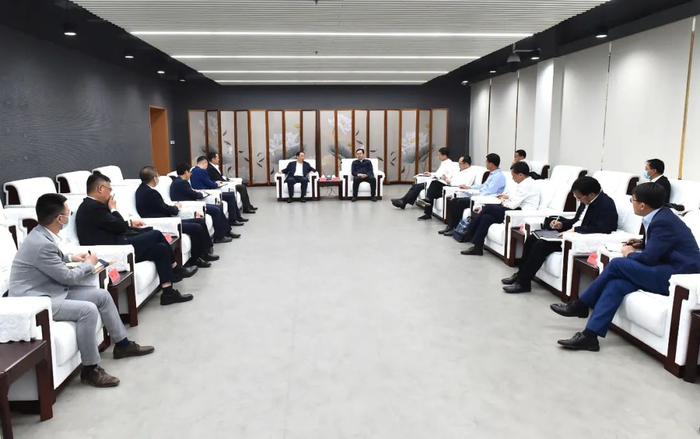 座谈现场。刘向阳 摄