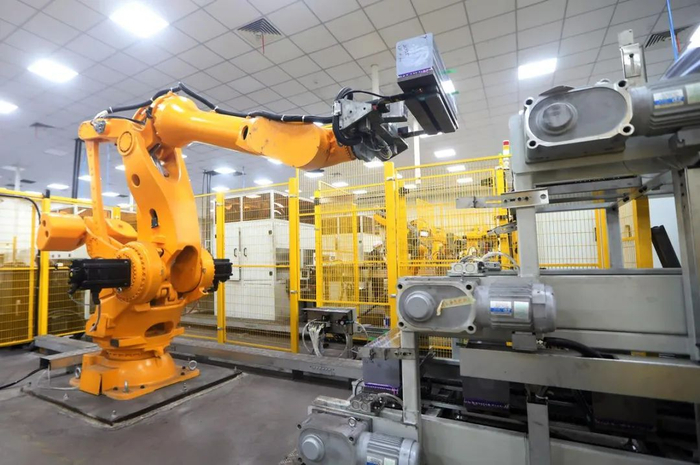 ▲高景太阳能项目一期生产车间。图/张洲