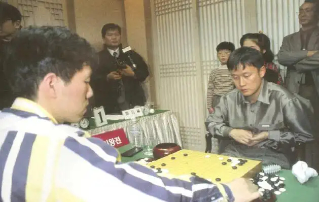 1998年，第二届LG杯半决赛战胜李昌镐