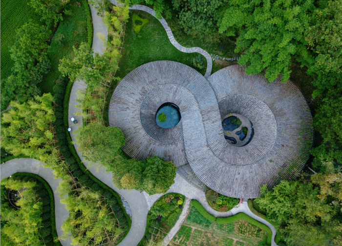 崇州市道明镇竹艺村传承千年竹编史，打造国家4A级旅游景区，川西林盘焕发生态价值，织就美好乡村图景。摄影/陶轲