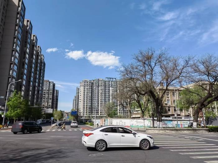 中信城四期所在的丁字路口。 于丽丽 摄