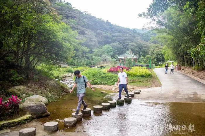 景观节点之一的“长寿泉”。洪海/摄