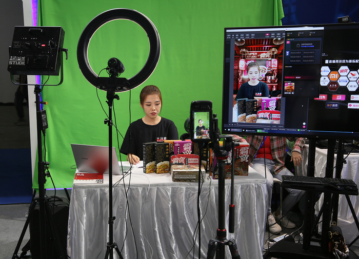 主播现场直播带货&nbsp;