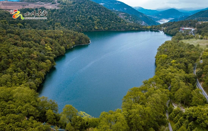 　　图：彝海航拍
