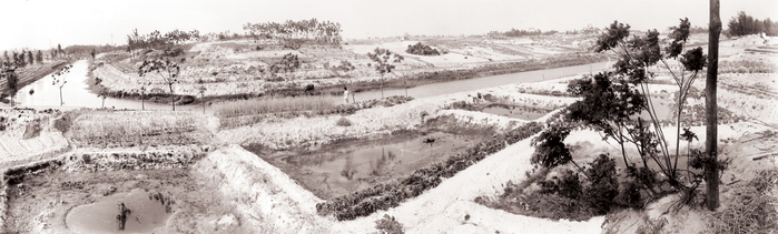 汕头经济特区开发前的龙湖沟畔，汕头经济特区就在这幅图中的龙湖沟畔孕育孵化（来源：龙湖区地方志办）