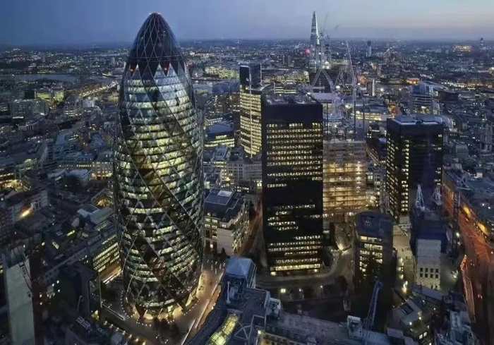 繁华的伦敦金融城（图源：凤凰财经）