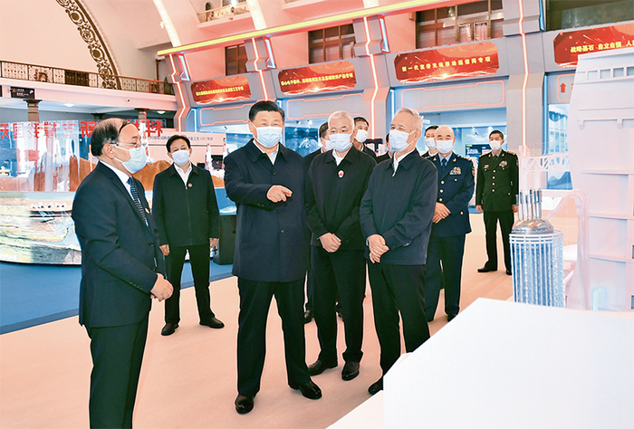  2021年10月26日，中共中央总书记、国家主席、中央军委主席习近平在北京展览馆参观国家“十三五”科技创新成就展。 新华社记者 谢环驰/摄