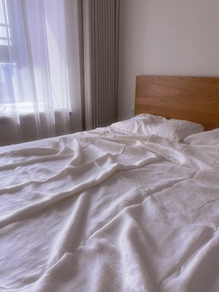 上午拉上窗帘后的质感实拍图