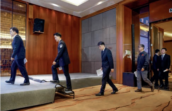 3月25日下午，东航MU5735航班坠毁第五日，国家应急处置指挥部举行第五场新闻发布会。图/澎湃影像