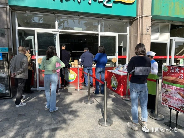 眉州东坡集团旗下各门店推出形式多样的外卖服务。