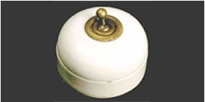 　　1919年的陶瓷开关