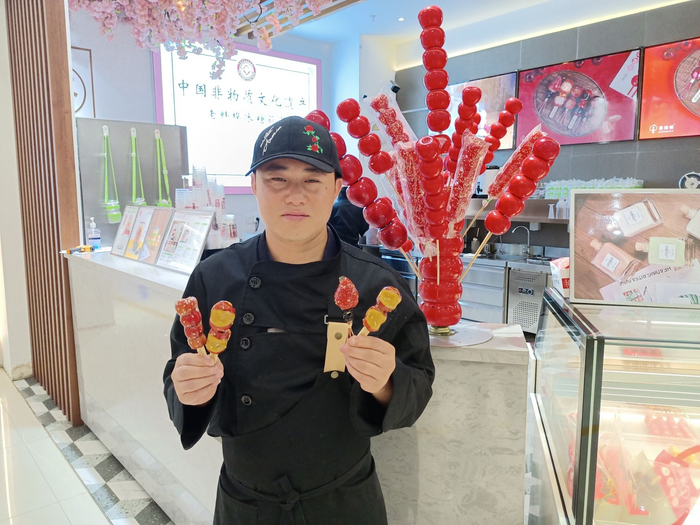 区级非物质文化遗产代表性传承人韩利。